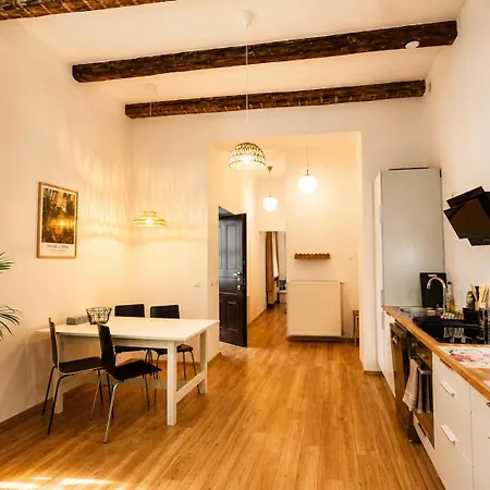 S-6 Quiet Center O&p Apartfamily